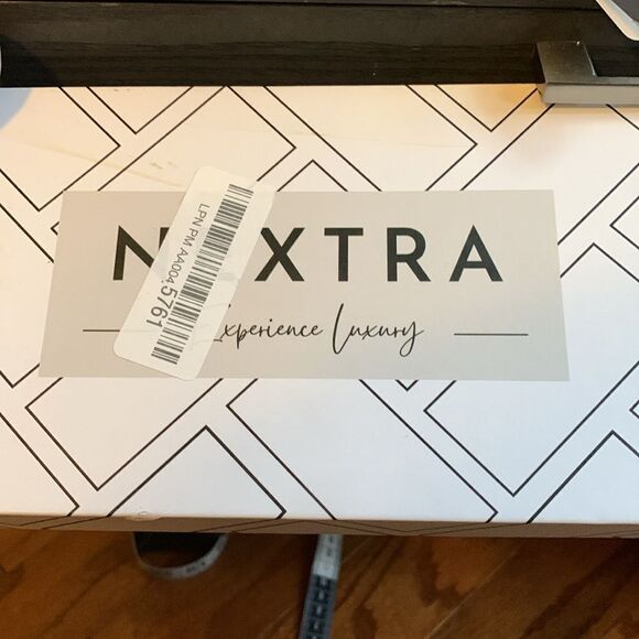 Nextra Luxury Sleep Silky Mask & ear plugs - Picture 4 of 5